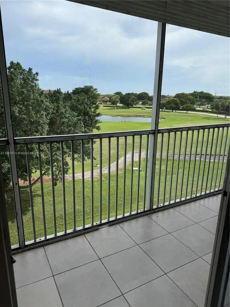 13550 SW 6th Ct # 409A, Pembroke Pines FL 33027 photo 3