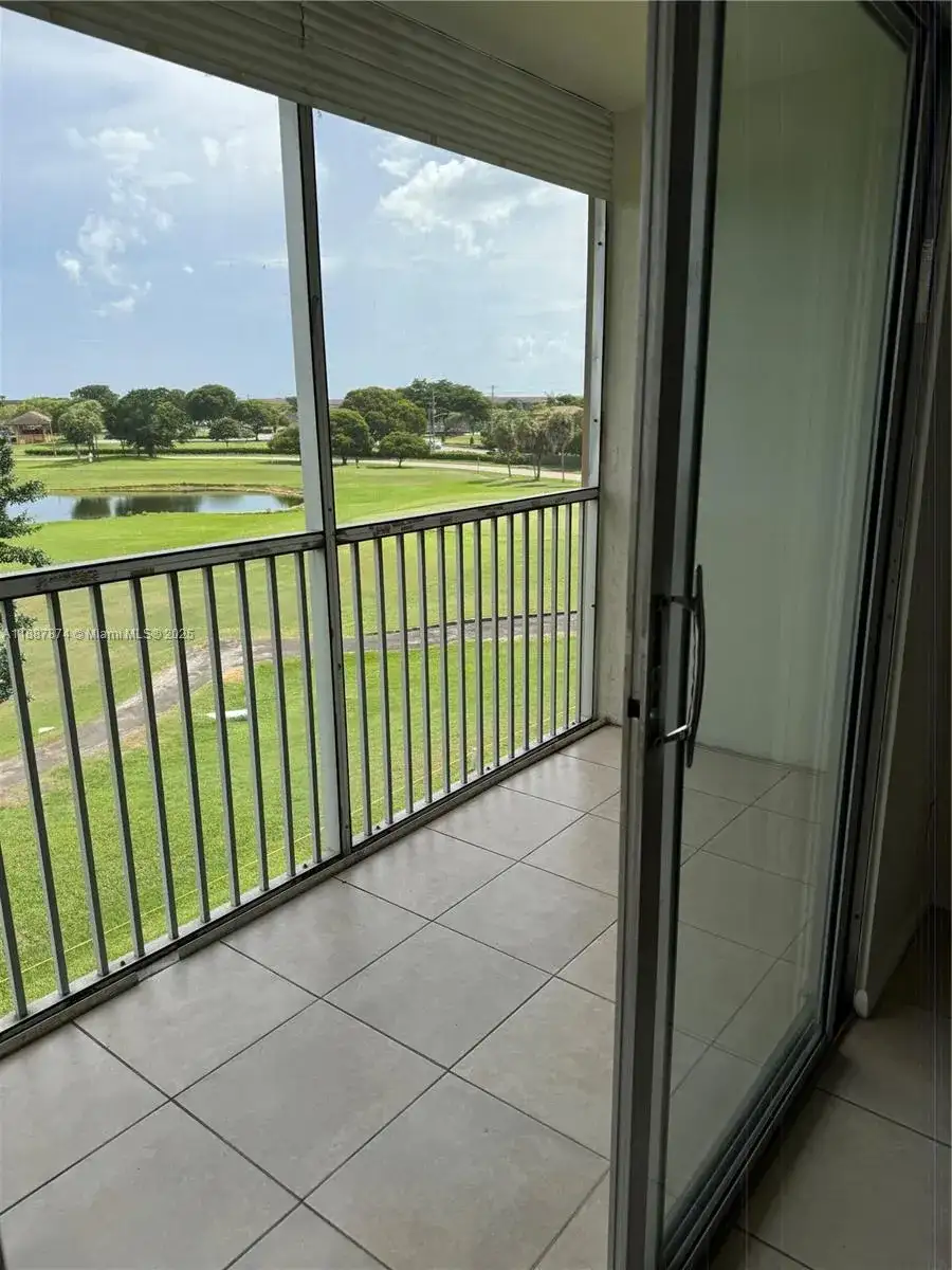 13550 SW 6th Ct # 409A, Pembroke Pines FL 33027 photo 5