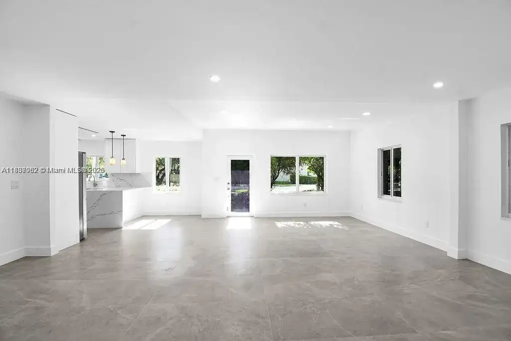 7902 SW 67th Ave, South Miami FL 33143 photo 2