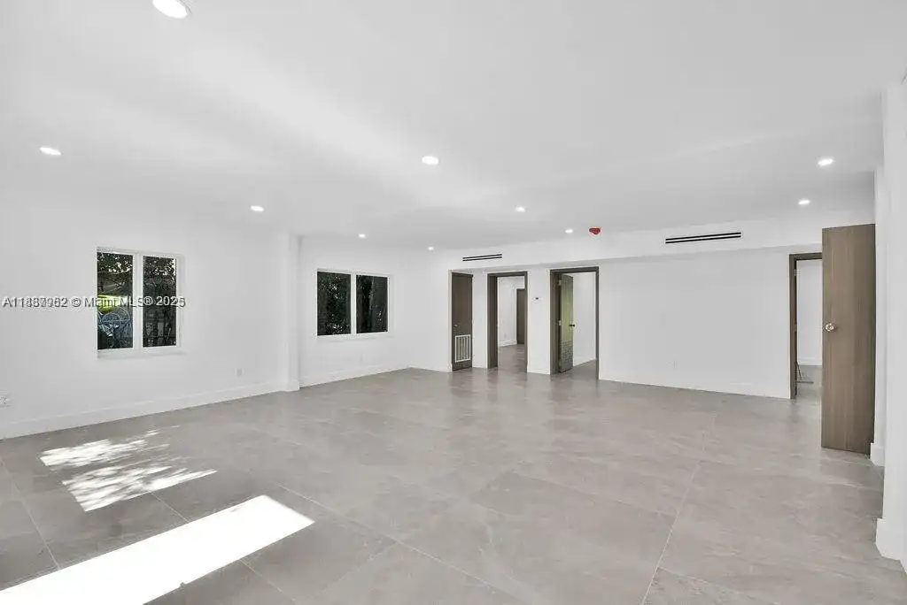 7902 SW 67th Ave, South Miami FL 33143 photo 5