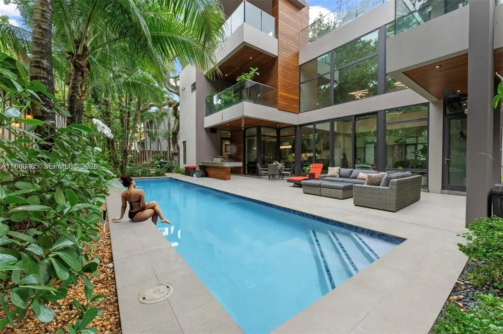 2803 Crystal Ct, Coconut Grove FL 33133 photo 3