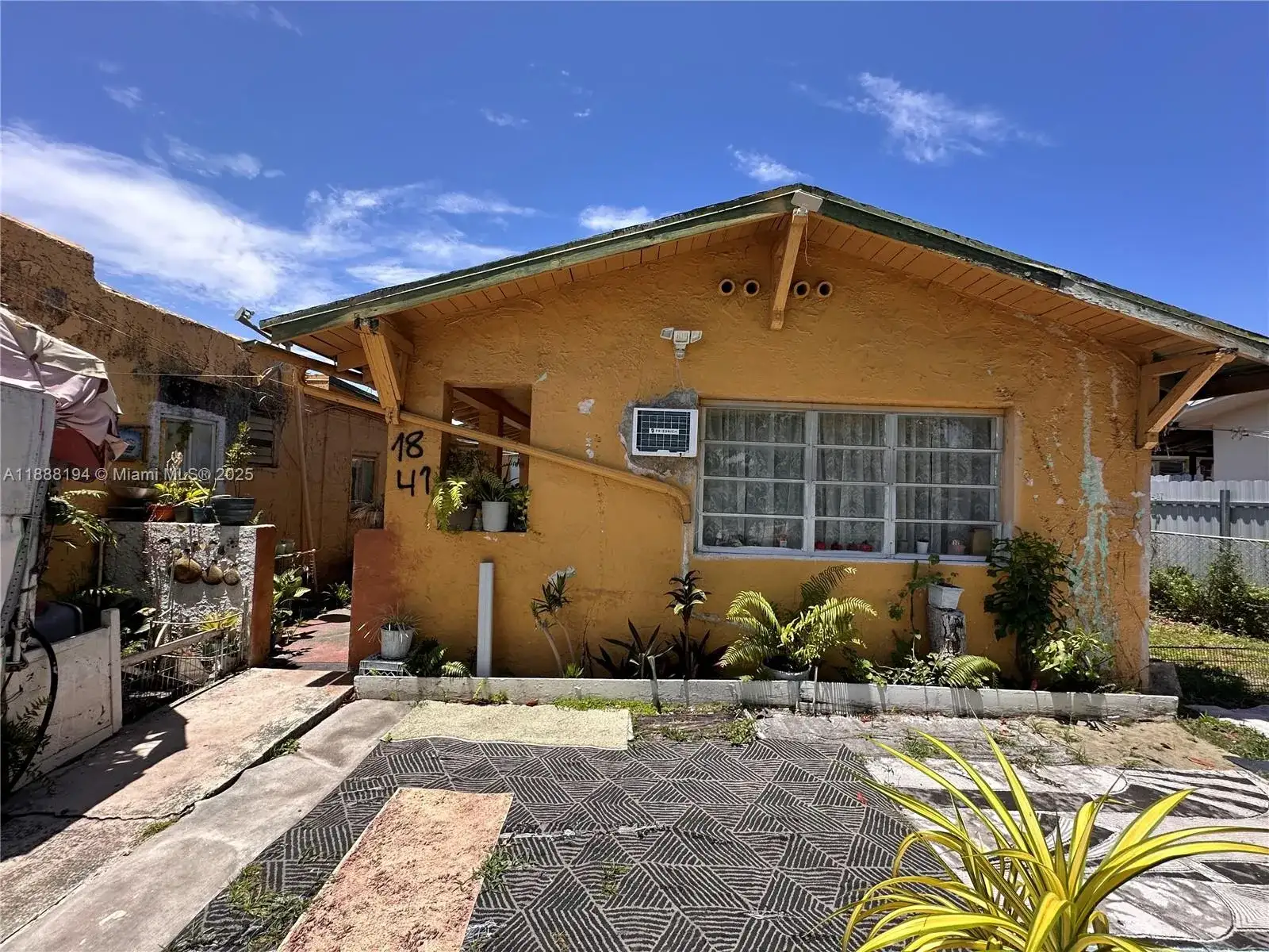 1842 NW 18th Ter, Miami FL 33125 photo 4