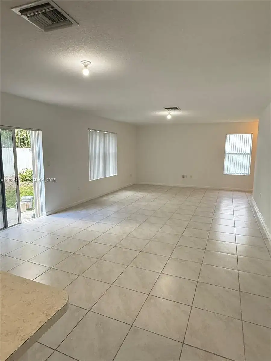 29380 SW 143rd Pl, Homestead FL 33033 photo 4