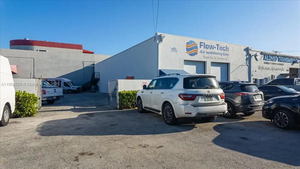 7021 SW 13th Ter, Miami FL 33144 photo 2