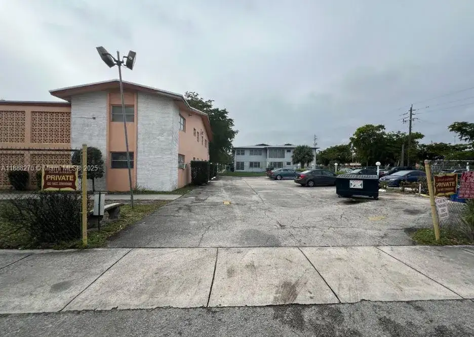 19080 NE 3rd Ct # 312, Miami FL 33179 photo 3
