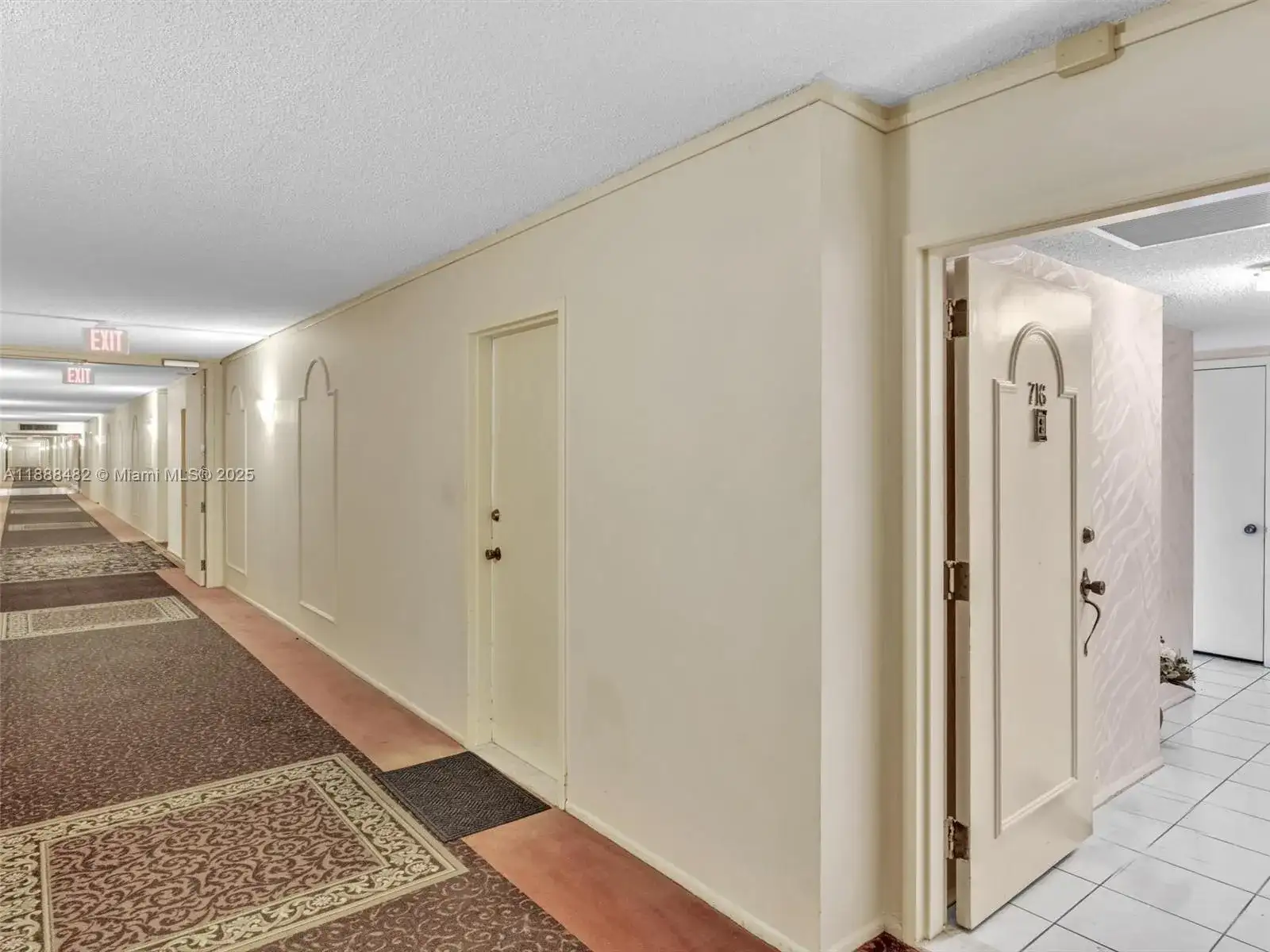 800 NE 195th St # 716, Miami FL 33179 photo 3