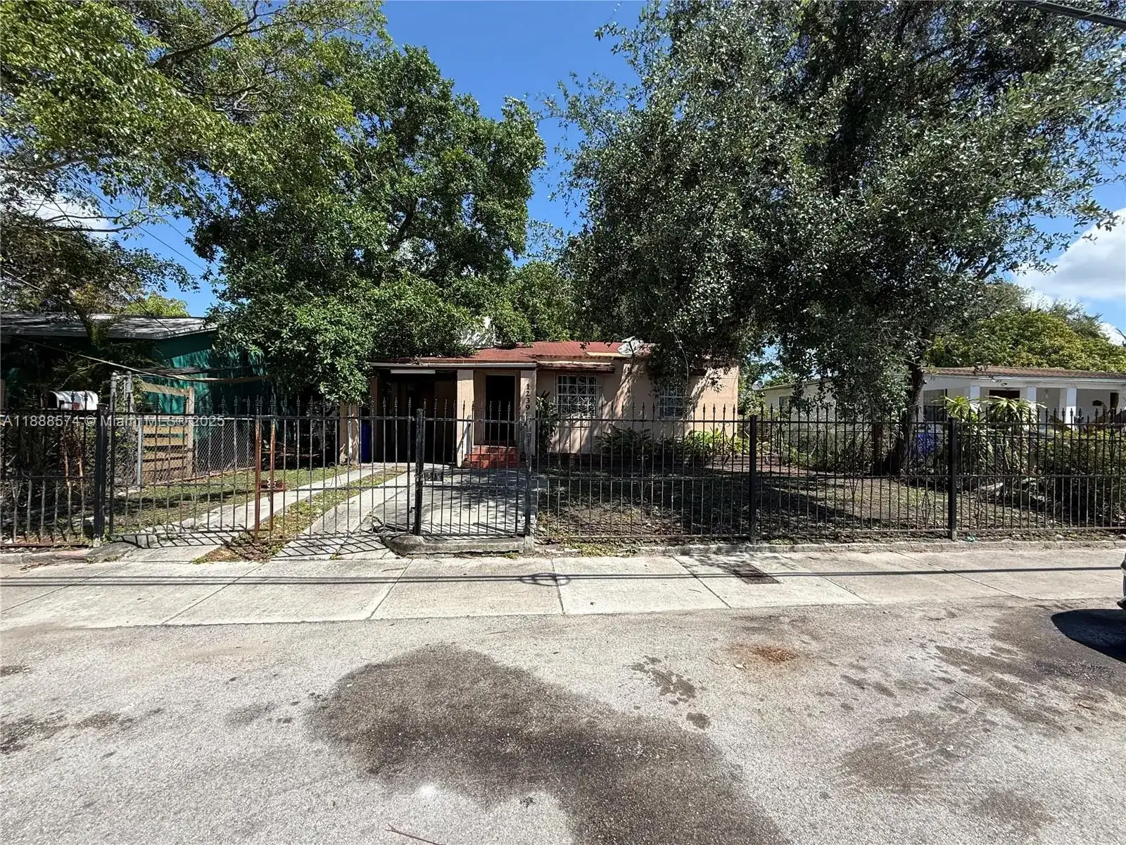 1239 NW 31st St, Miami FL 33142 photo 3
