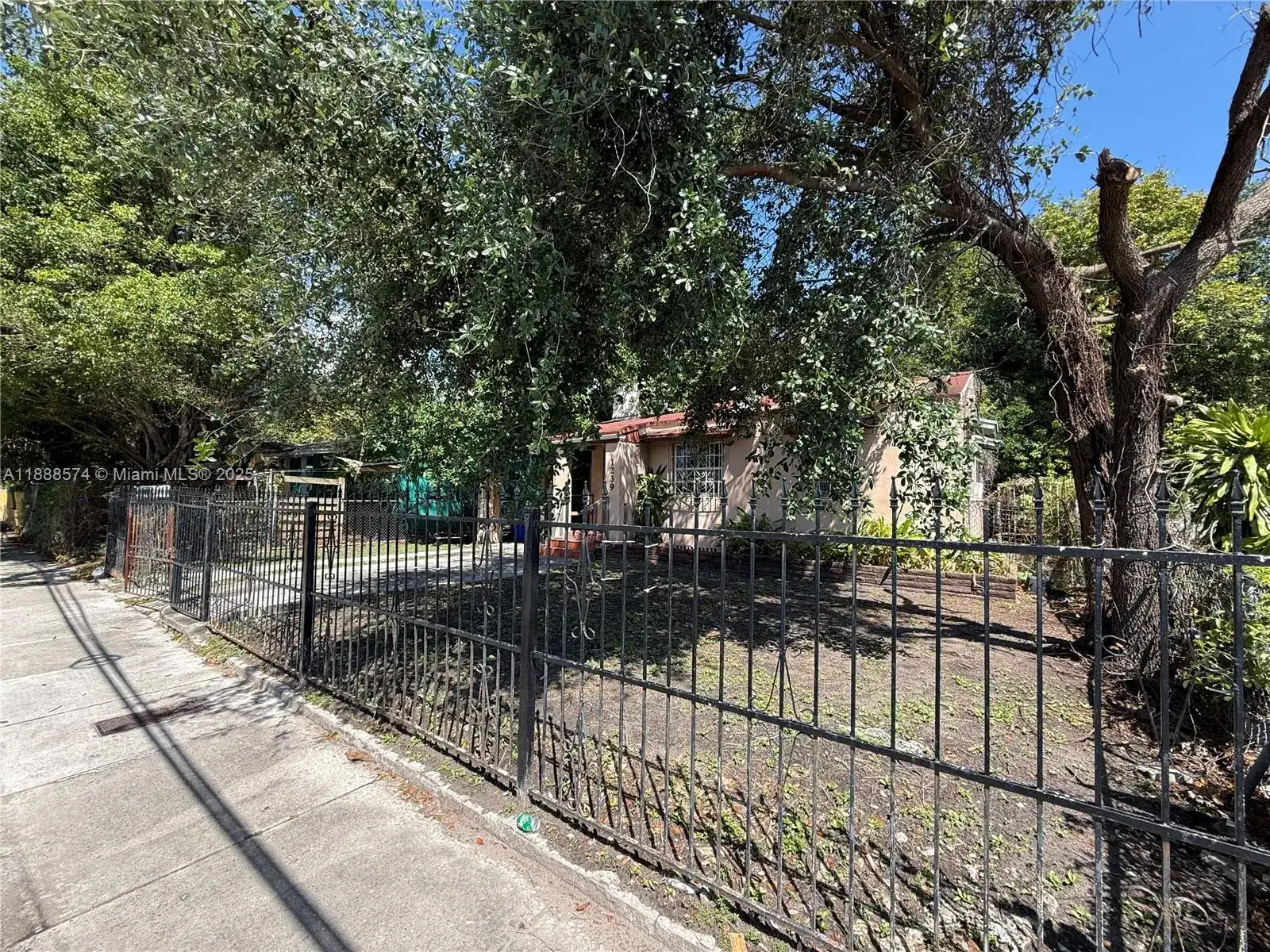 1239 NW 31st St, Miami FL 33142 photo 5