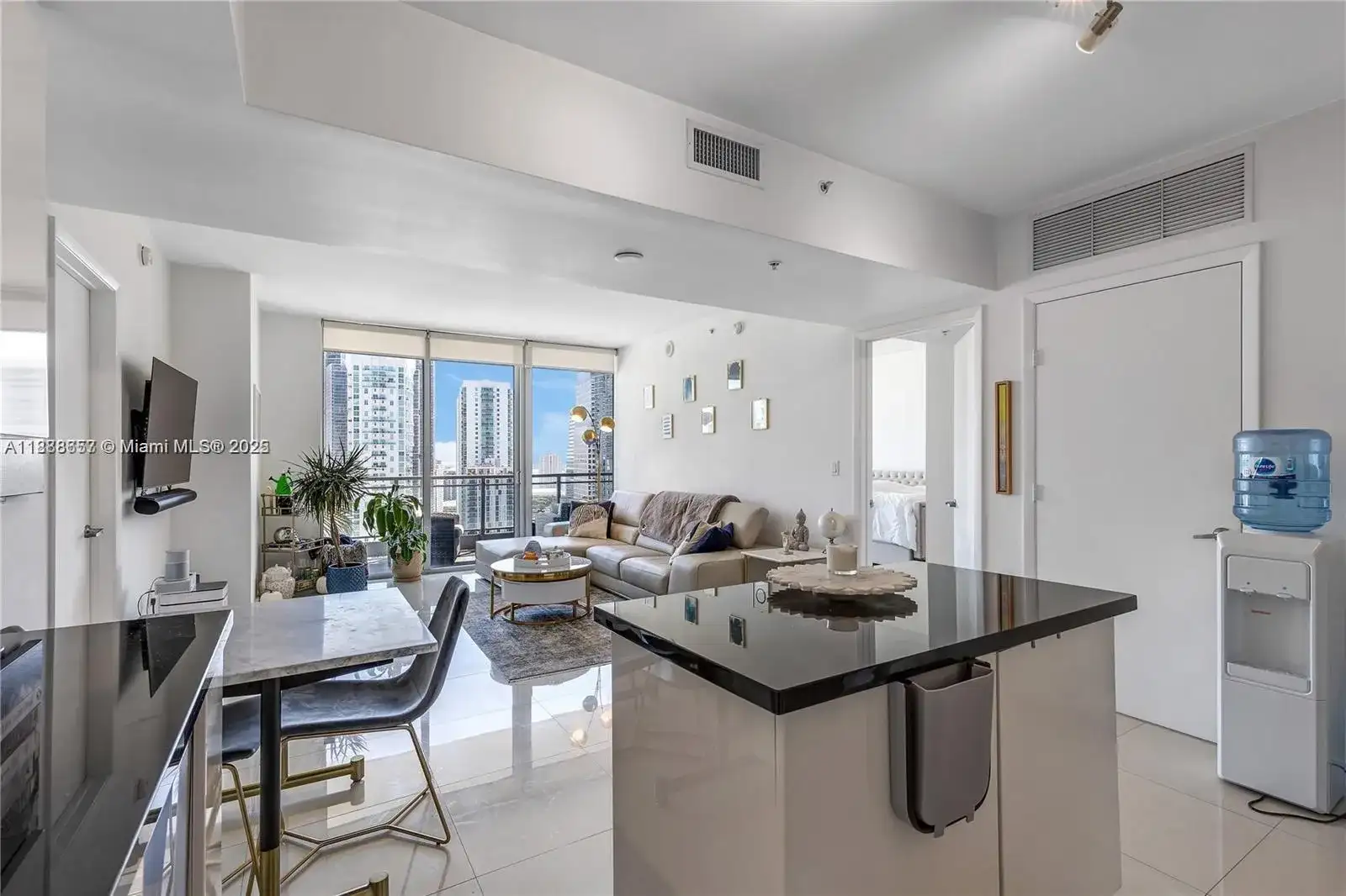 92 SW 3rd St # 3012, Miami FL 33130 photo 3