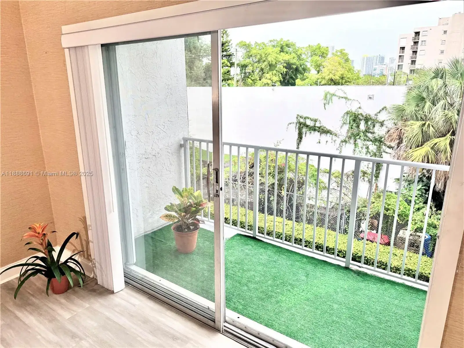 2530 SW 3rd Ave # 206, Miami FL 33129 photo 3