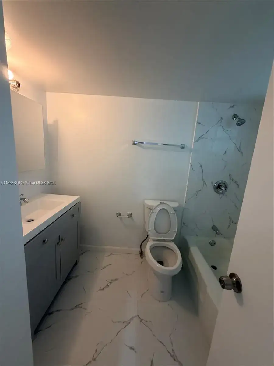 36 Island Ave # 12, Miami Beach FL 33139 photo 4