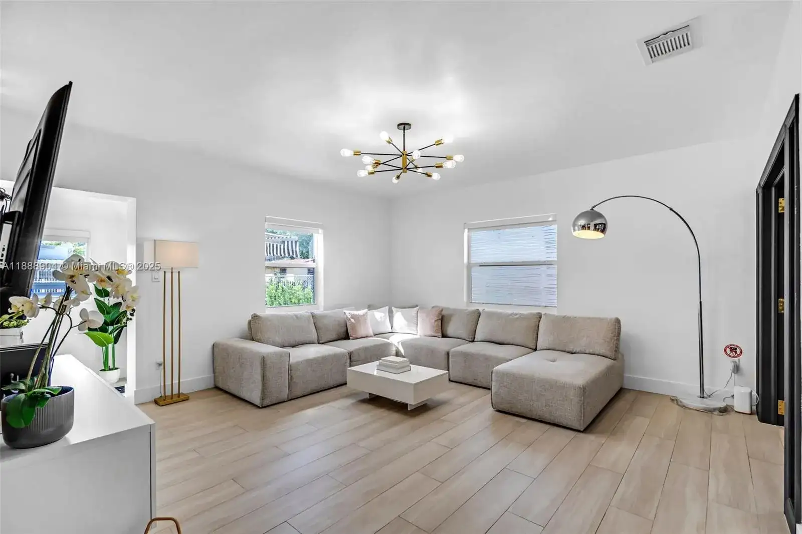 1451 NW 31st St, Miami FL 33142 photo 5