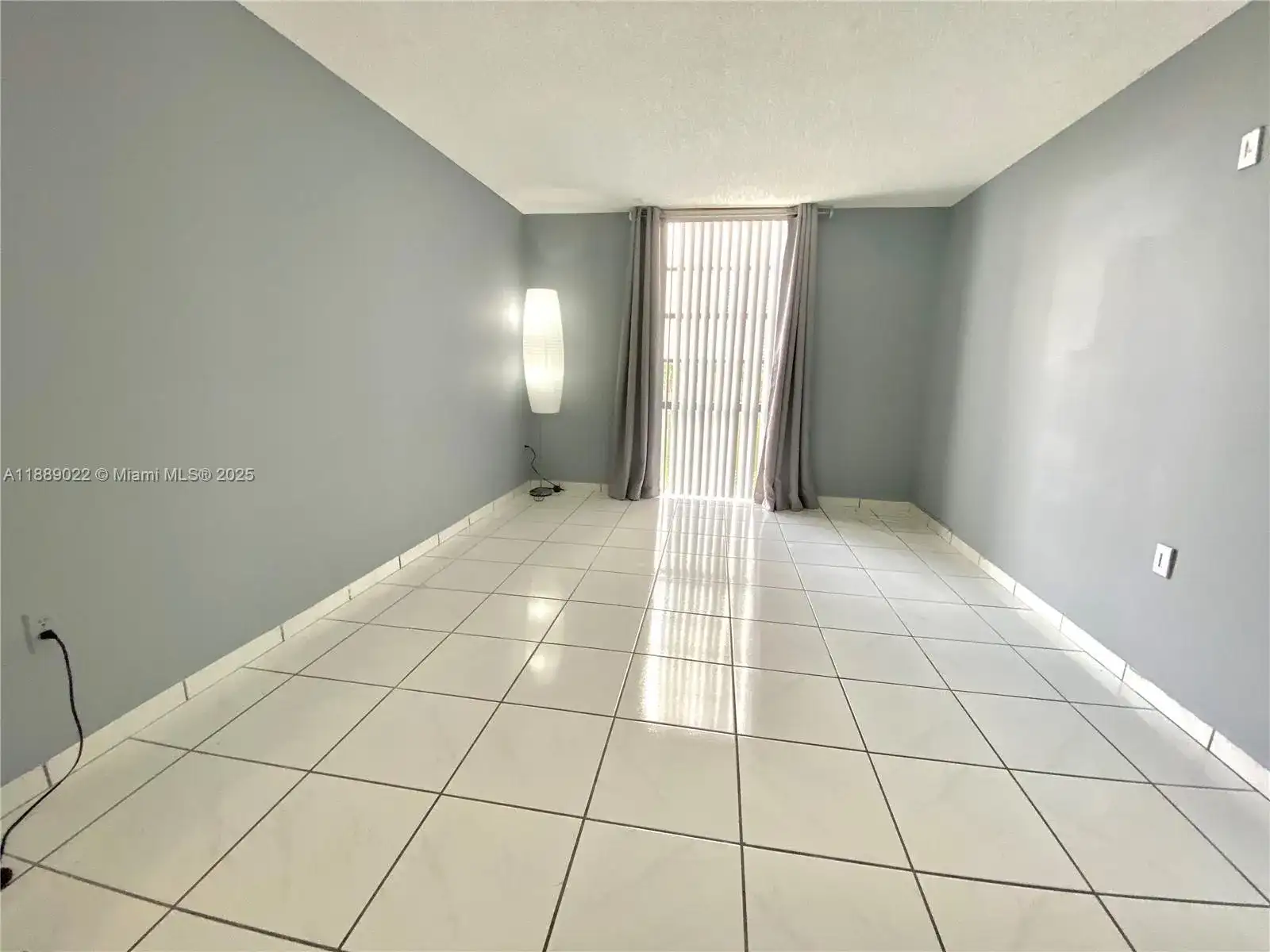 16950 DIXIE # A536, North Miami Beach FL 33160 photo 3