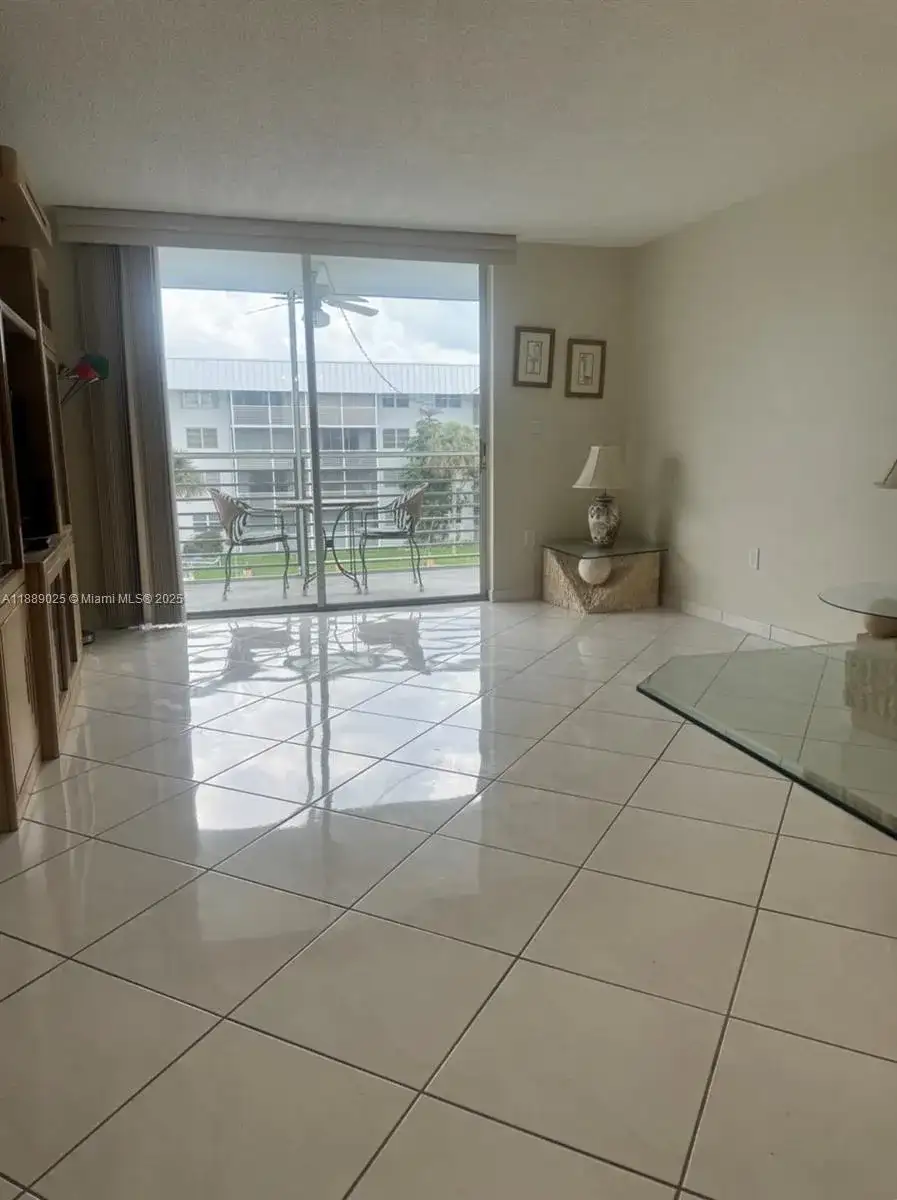 3600 NE 170 St., North Miami Beach FL 33160 photo 5