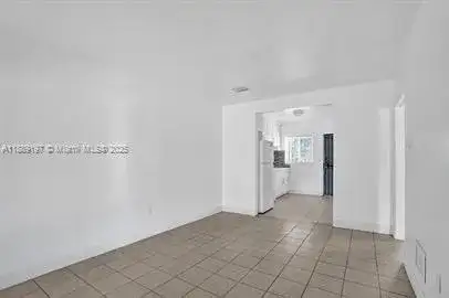 10430 NW 5th Ave, Miami FL 33150 photo 4