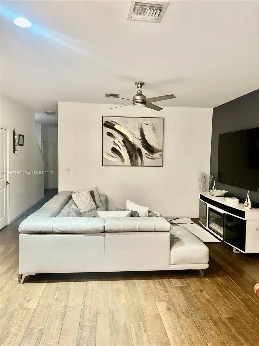 4039 NW 11th St, Lauderhill FL 33313 photo 3