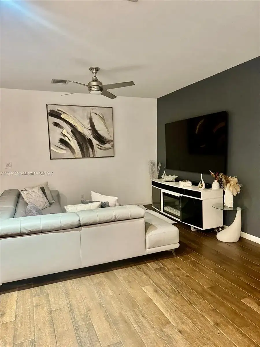 4039 NW 11th St, Lauderhill FL 33313 photo 4