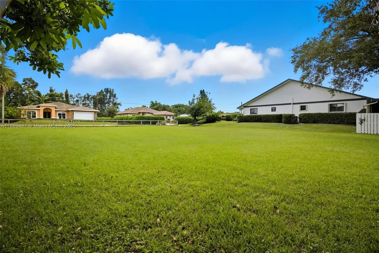 11501 Nw 23rd st, Plantation FL 33323 photo 2
