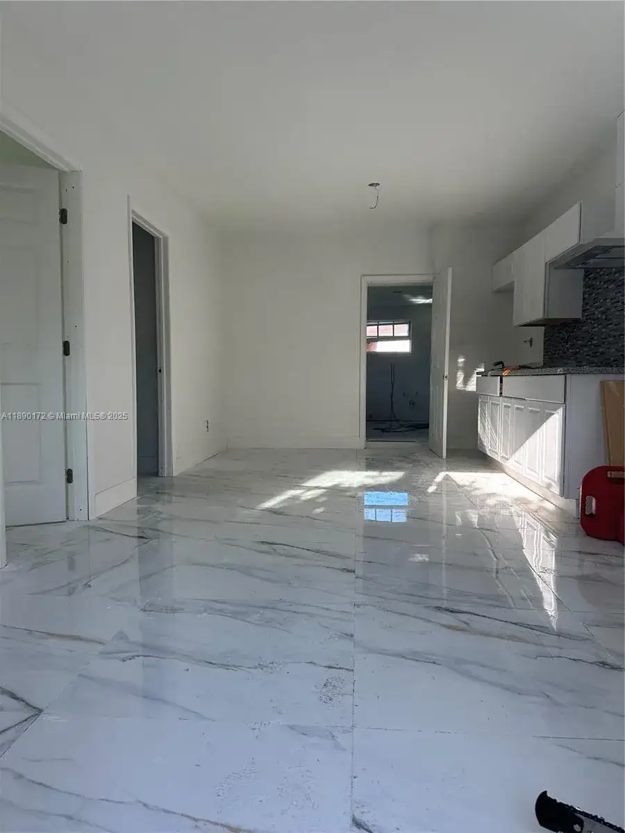 7820 NW 175th St, Hialeah FL 33015 photo 2