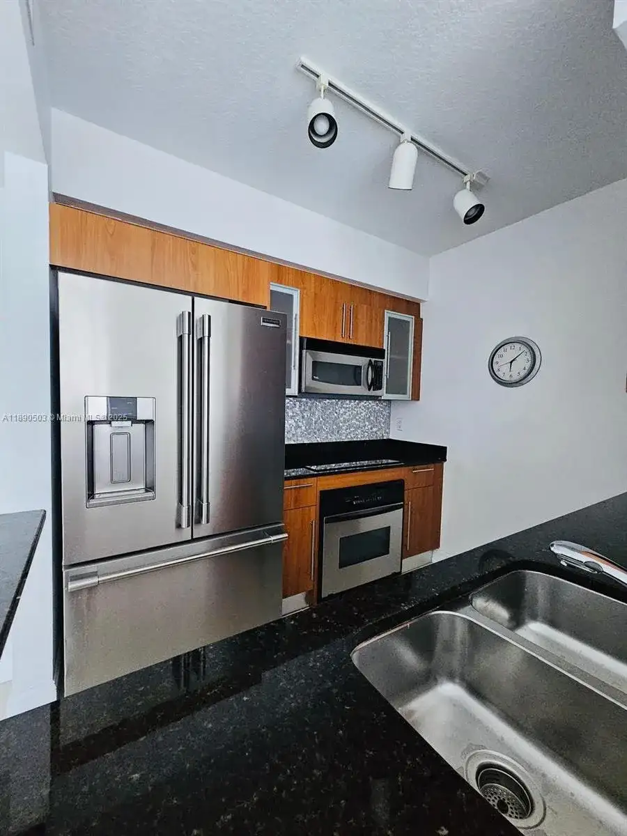 335 S Biscayne Blvd # 2202, Miami FL 33131 photo 3