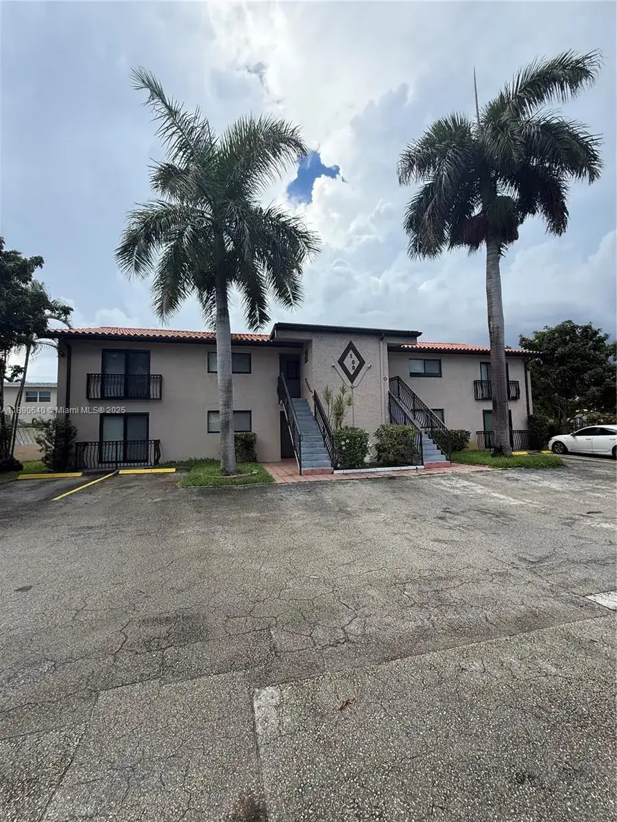 100 SE 5th Ave # 1, Hallandale Beach FL 33009 photo 3