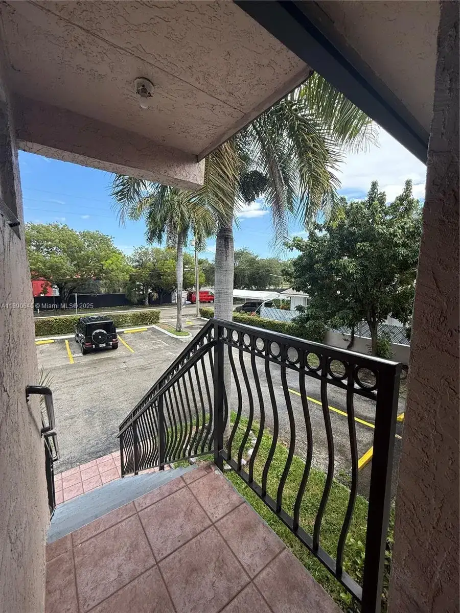 100 SE 5th Ave # 1, Hallandale Beach FL 33009 photo 5