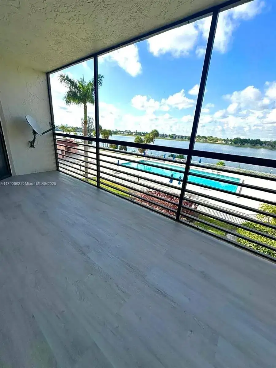 20840 San Simeon Way # 305, Miami FL 33179 photo 2