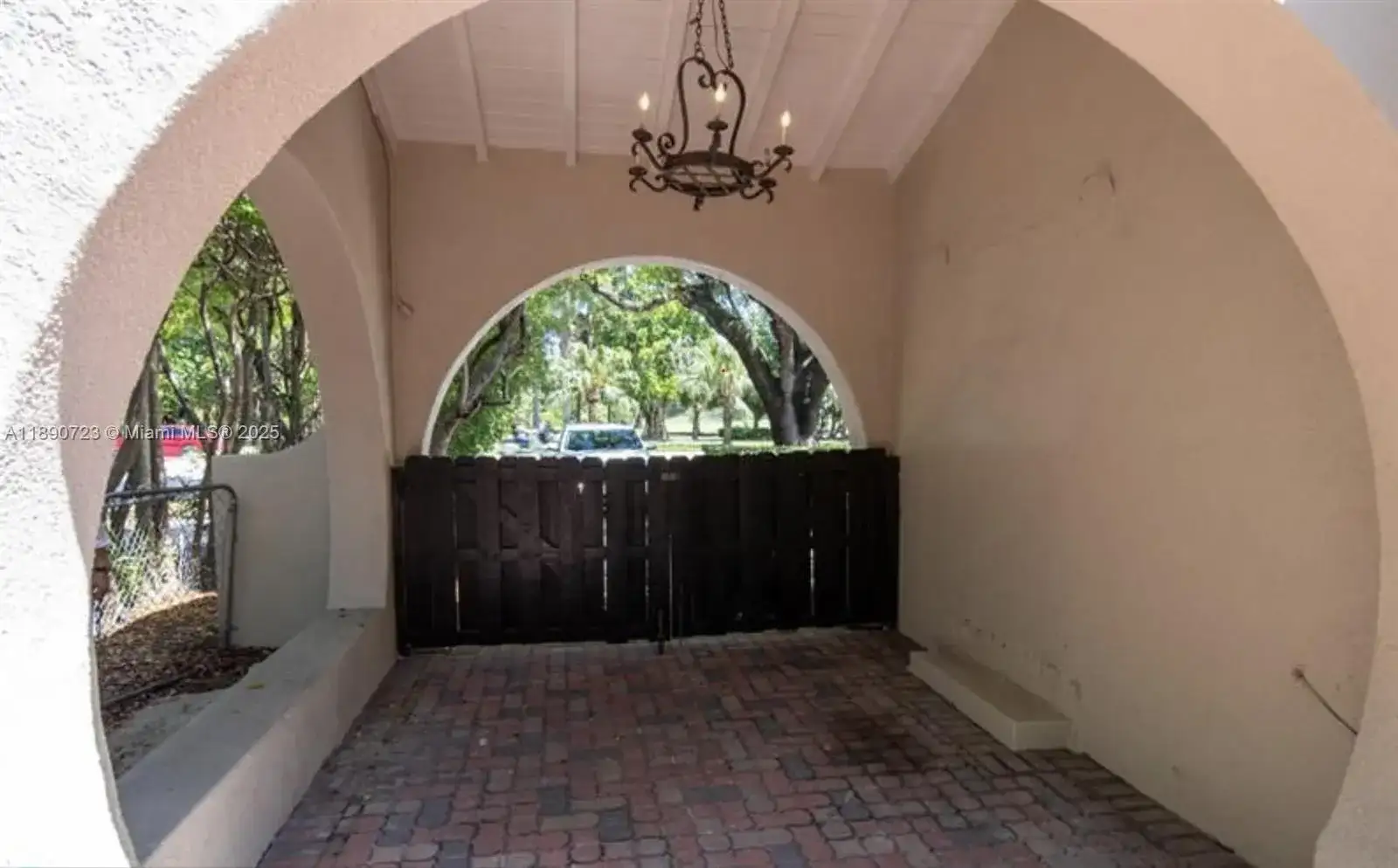 3050 Alton Rd, Miami Beach FL 33140 photo 4