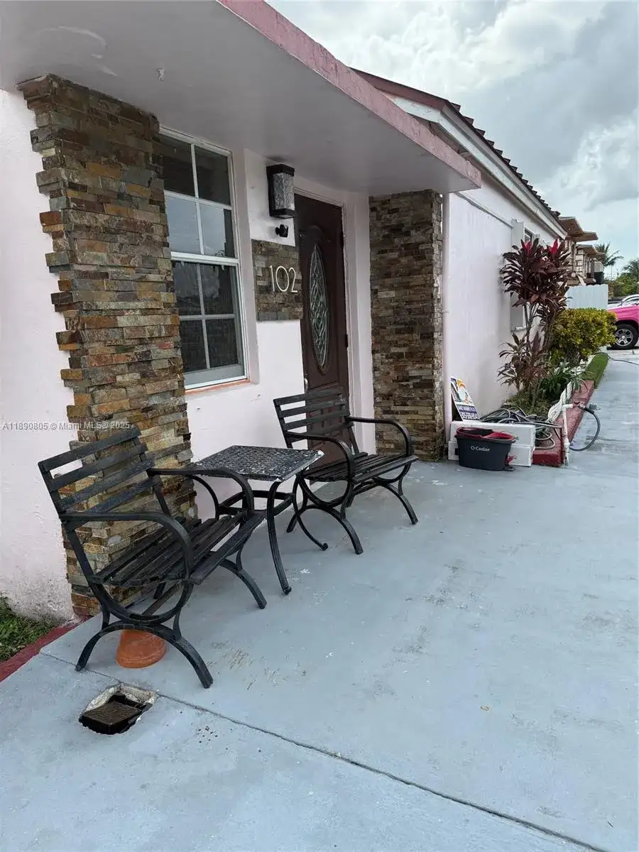 102 W 27th St, Hialeah FL 33010 photo 3