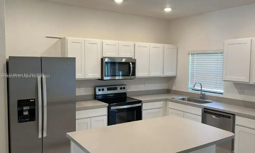 606 SW 12th St, Florida City FL 33034 photo 4