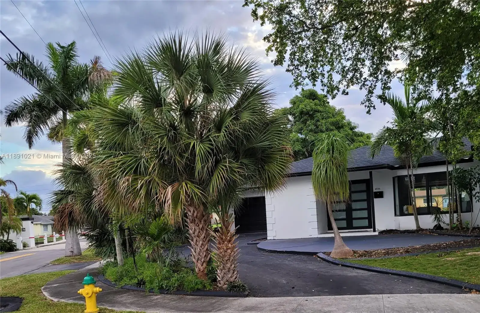 2856 NW 10th Ave, Wilton Manors FL 33311 photo 2