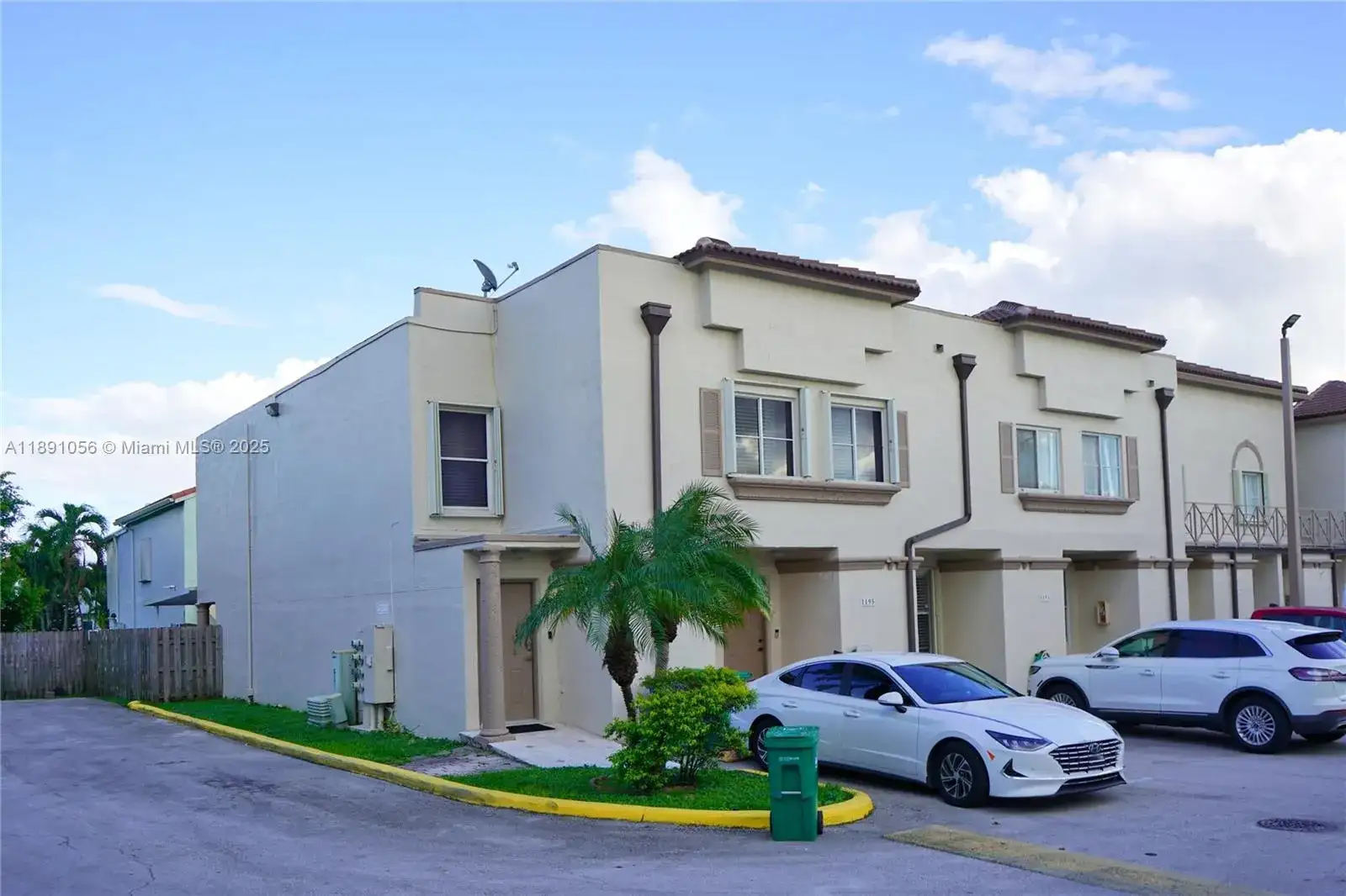 1195 NW 124th Ave # 2202, Miami FL 33182 photo 2