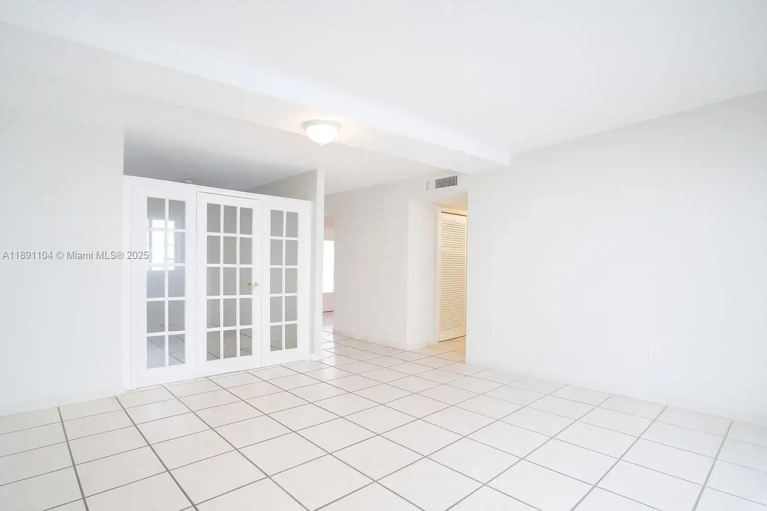 1662 Lincoln Ct # 402, Miami Beach FL 33139 photo 4
