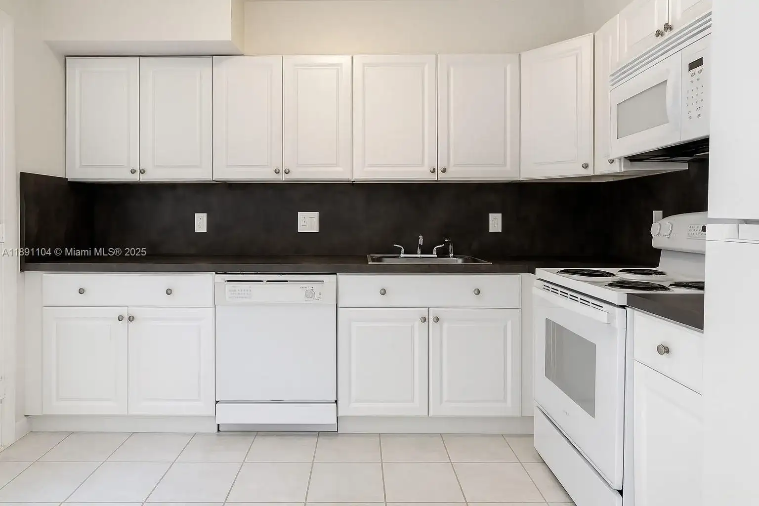 1662 Lincoln Ct # 402, Miami Beach FL 33139 photo 5