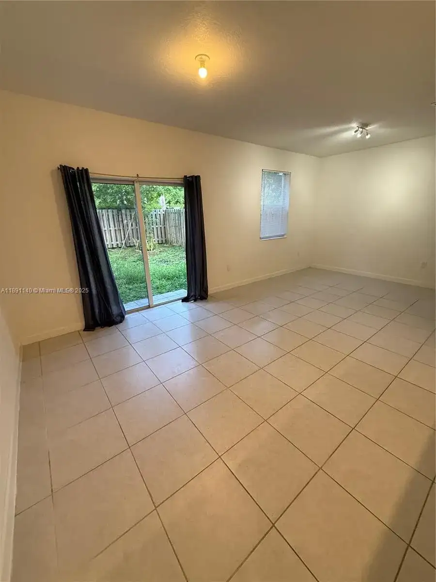1021 SE 27th Ter # 1021, Homestead FL 33035 photo 5