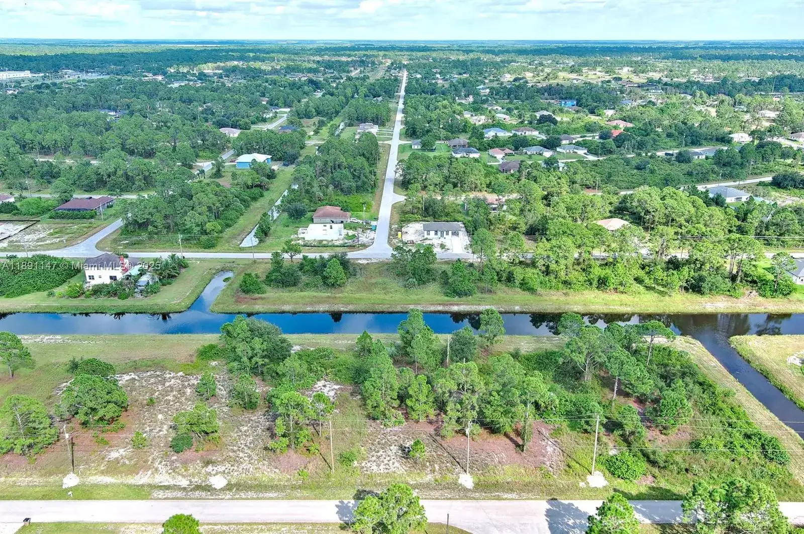 745 Troy Ave, Lehigh Acres FL 33974 photo 3