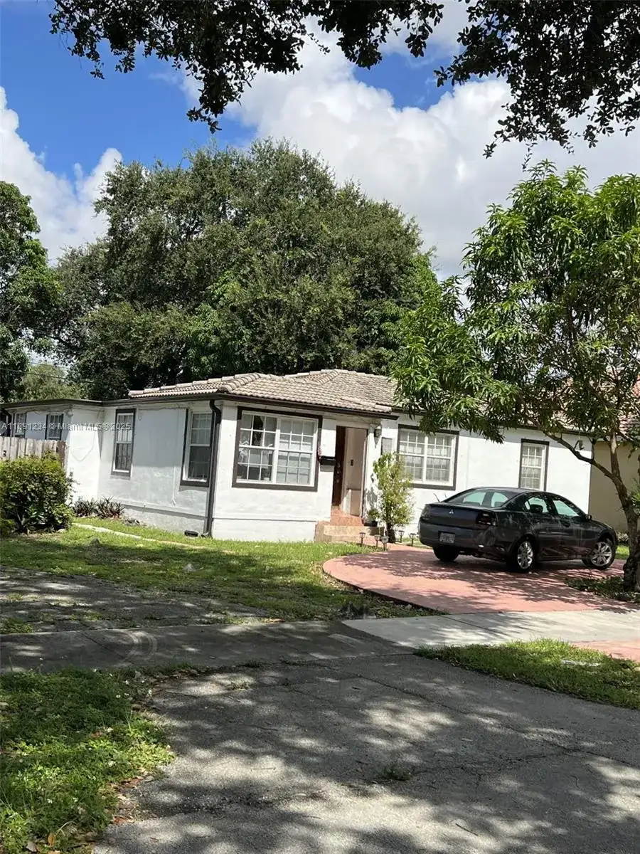 61 Truxton Dr, Miami Springs FL 33166 photo 5