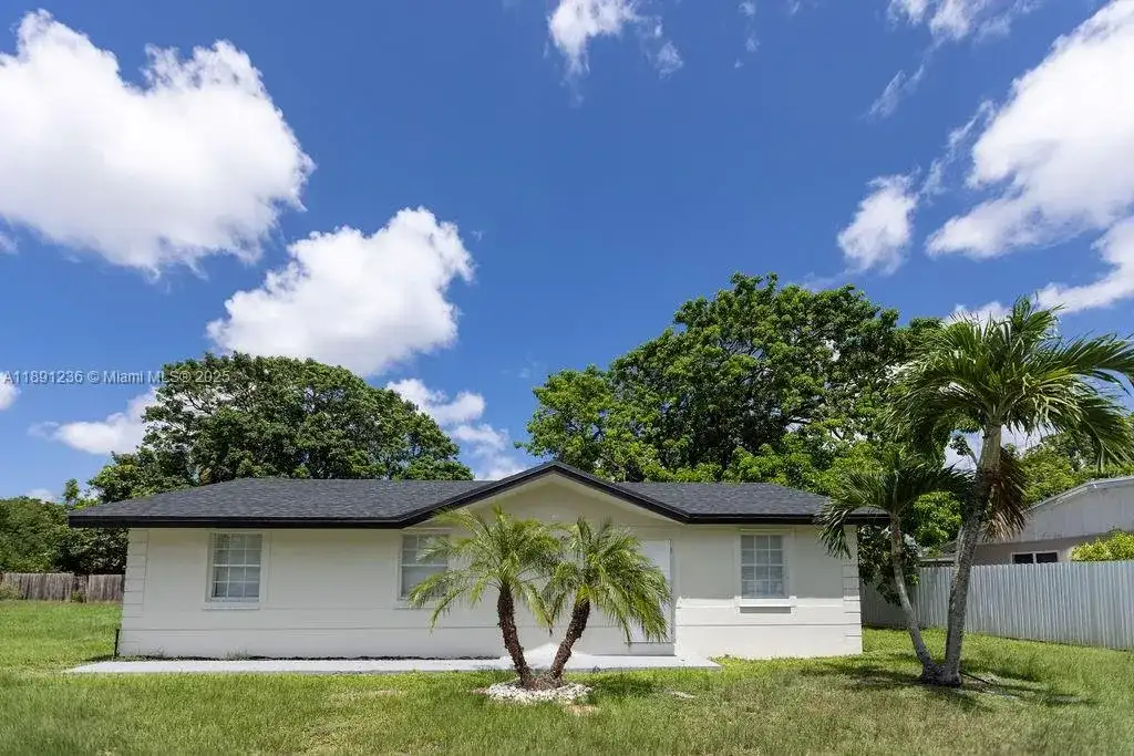 355 SW 17th Ave, Homestead FL 33030 photo 3