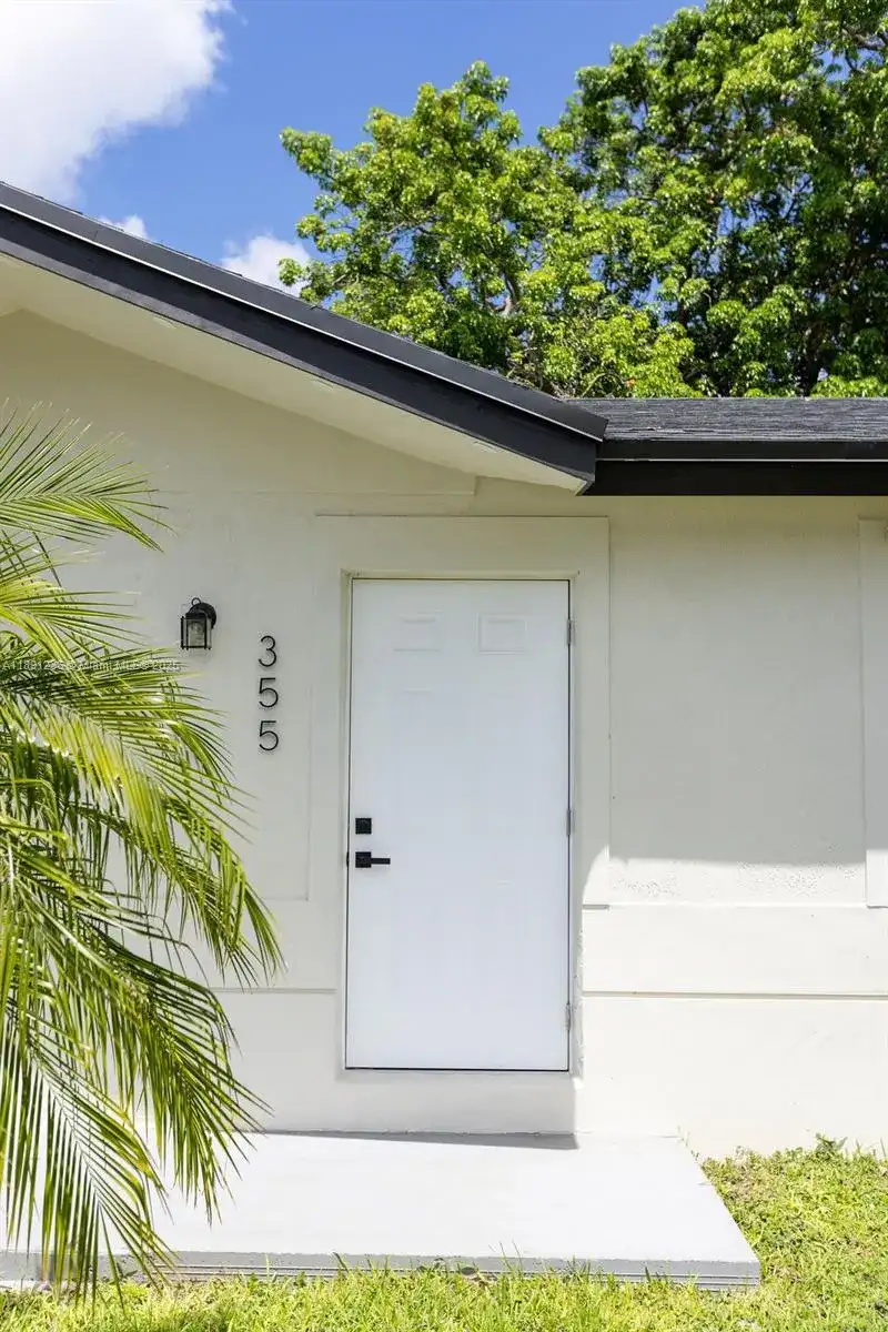 355 SW 17th Ave, Homestead FL 33030 photo 4