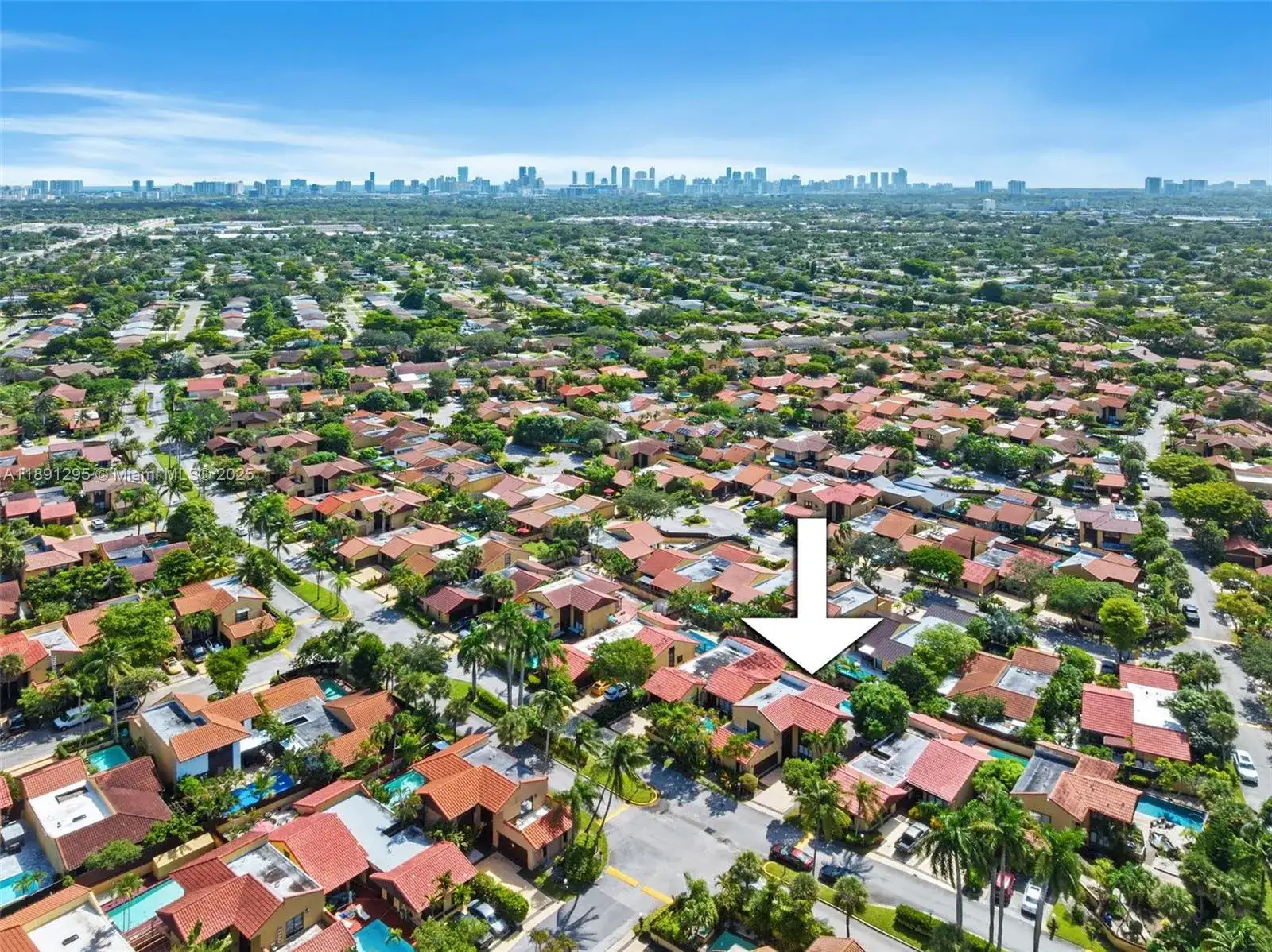 1010 NE 204th Ter, Miami FL 33179 photo 3