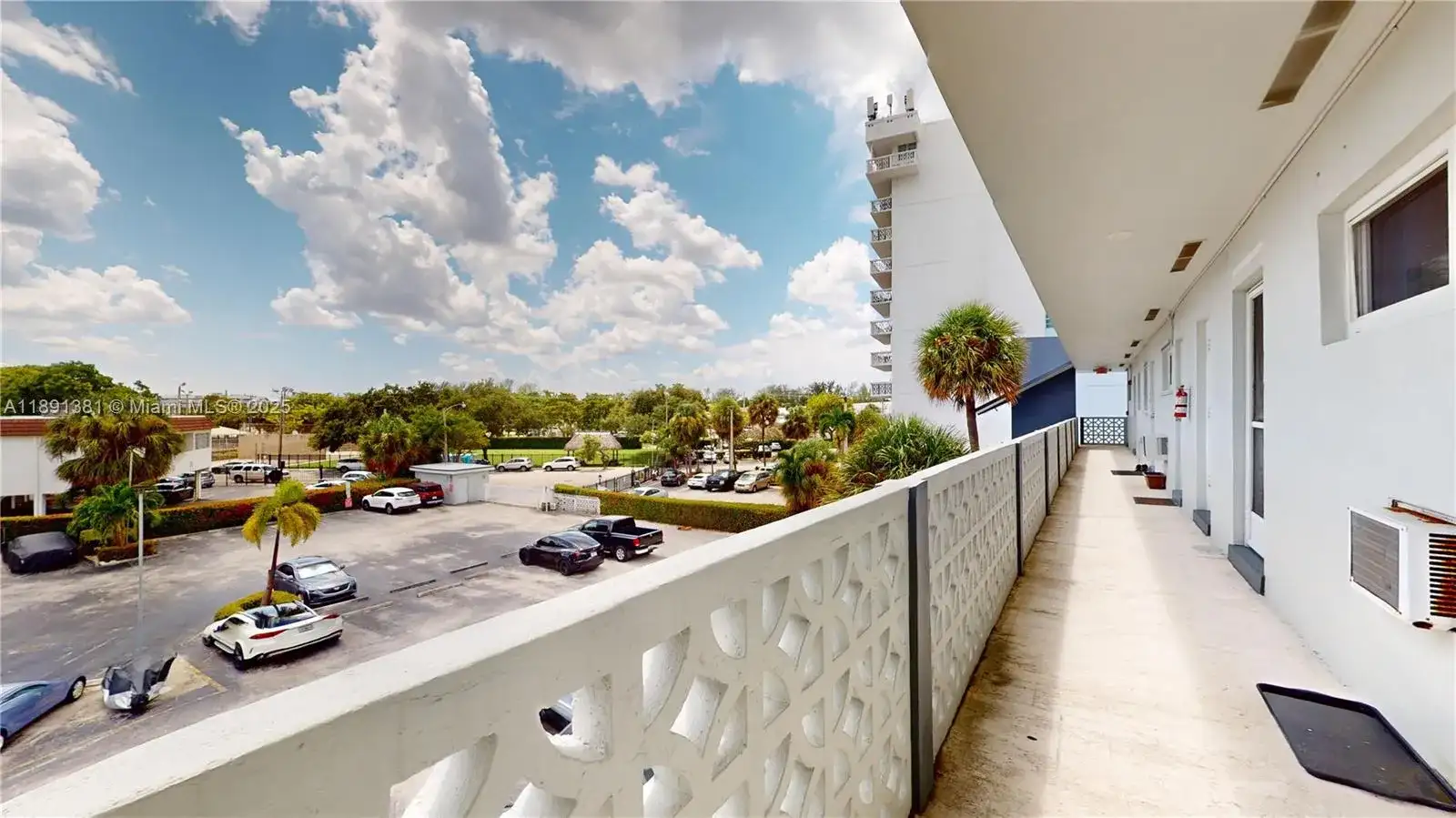 13105 Ixora Ct # 303, North Miami FL 33181 photo 3