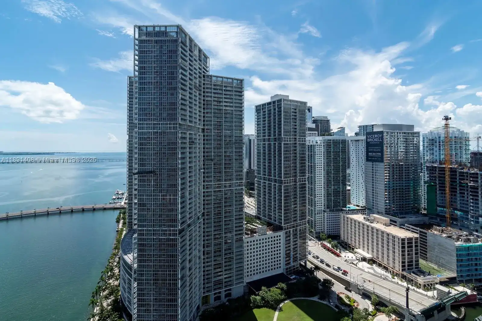 300 Biscayne Blvd Way # 3503, Miami FL 33131 photo 2