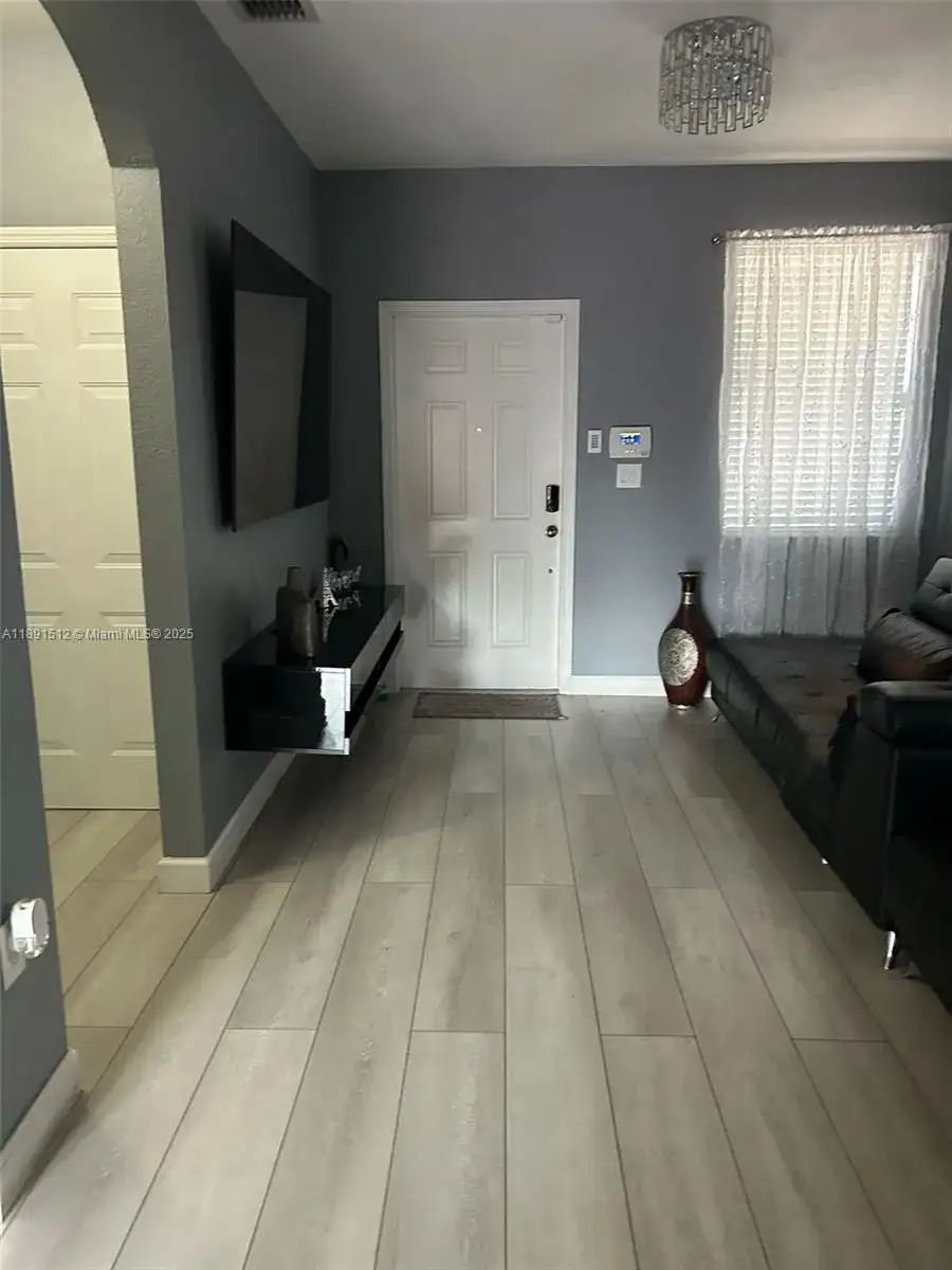 22066 SW 93rd Pl, Cutler Bay FL 33190 photo 5