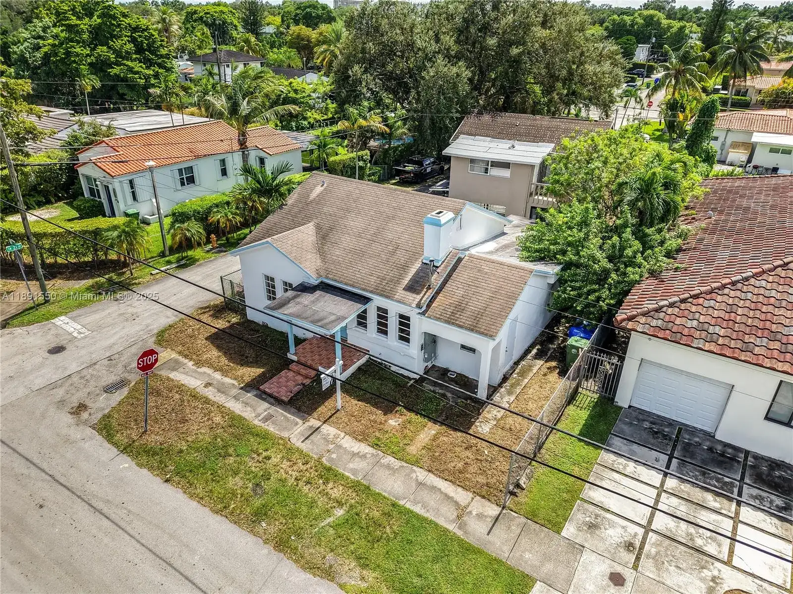 2100 SW 25th St, Miami FL 33133 photo 3