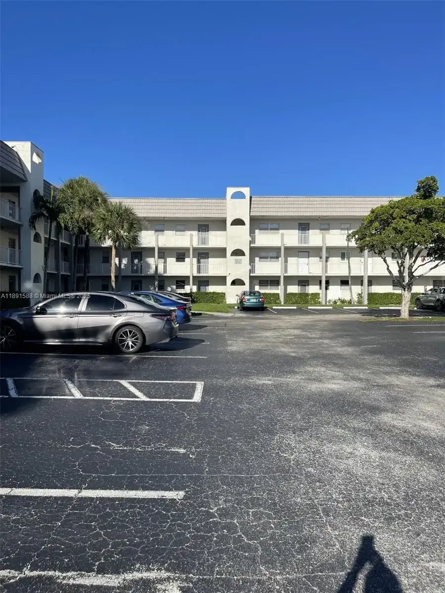 8515 Sunrise Lakes Blvd # 103, Sunrise FL 33322 photo 3