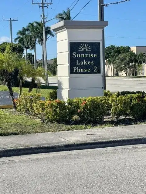 8285 Sunrise Lakes Blvd # 310, Sunrise FL 33322 photo 2