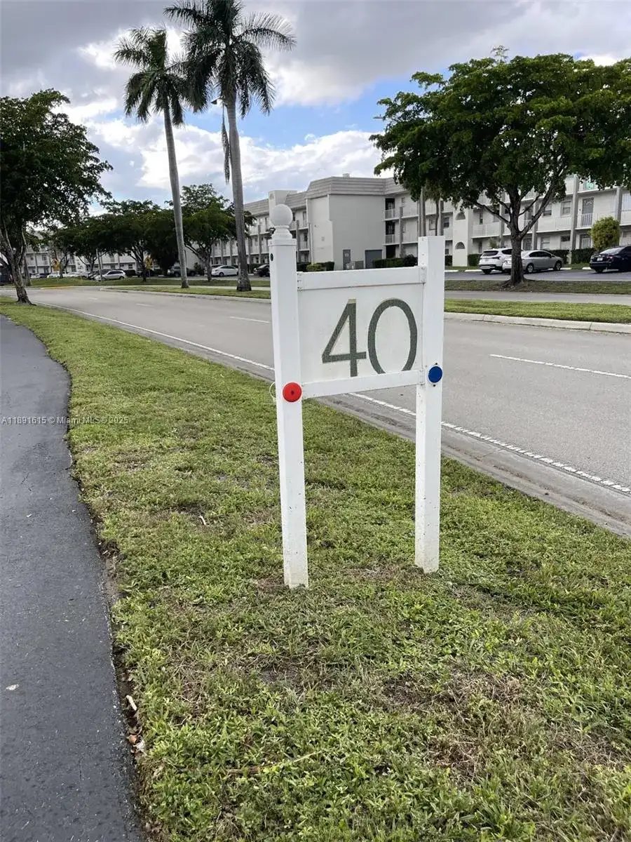 8285 Sunrise Lakes Blvd # 310, Sunrise FL 33322 photo 3