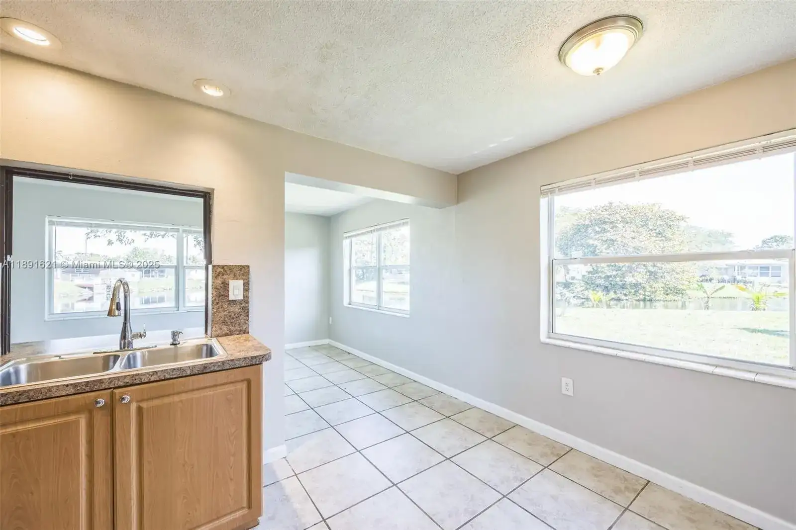 6901 NW 28th St, Sunrise FL 33313 photo 3