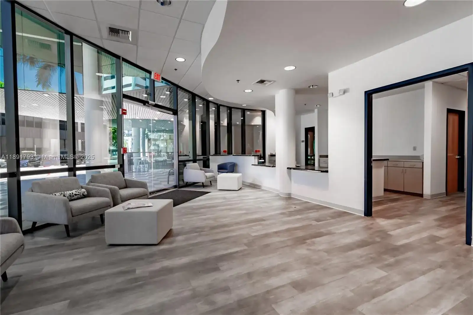 410 W 41st St # 103, Miami Beach FL 33140 photo 2