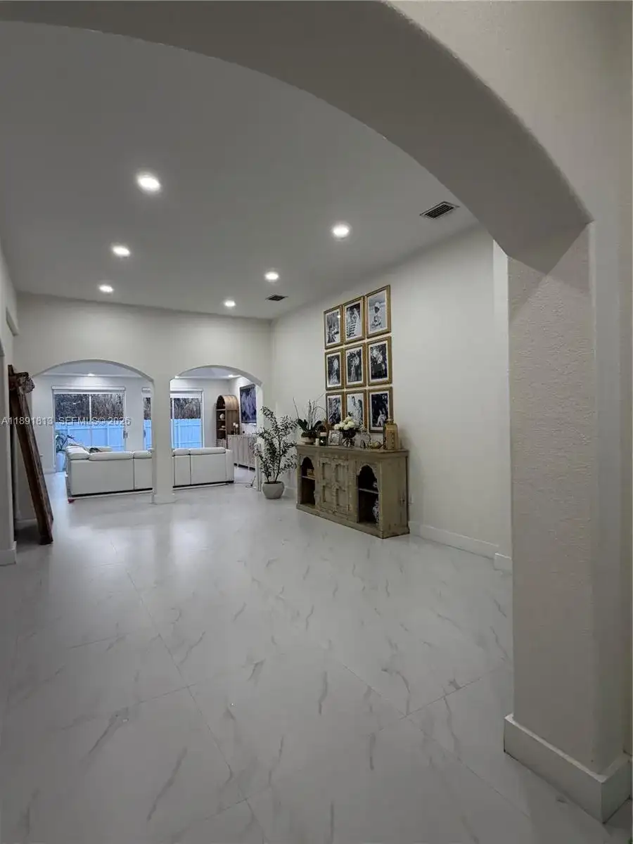 3744 SW 156th Ct, Miami FL 33185 photo 4